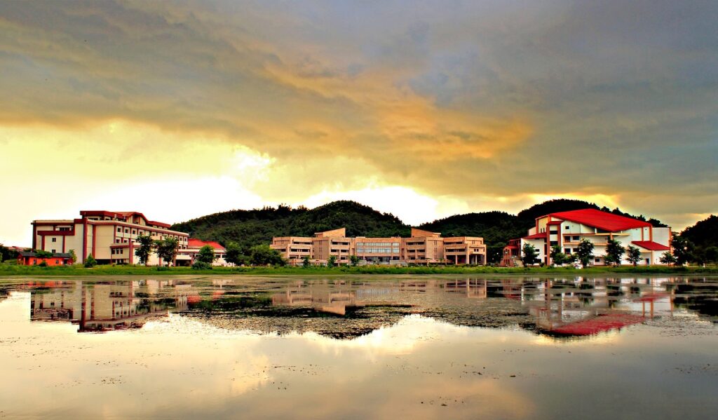 Admission in Top Colleges @Reasonable Course Fee